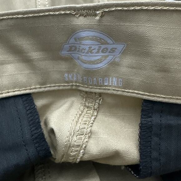 Dickies Khaki Skateboarding Cargo Shorts Men's 32 Flex Y2K - Picture 3 of 12